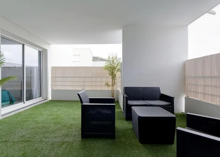 Magnifique T3 - Grande Terrasse - Parking Prive
